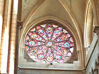 Lyon, Cathedrale Saint Jean, Rosace des anges (2)